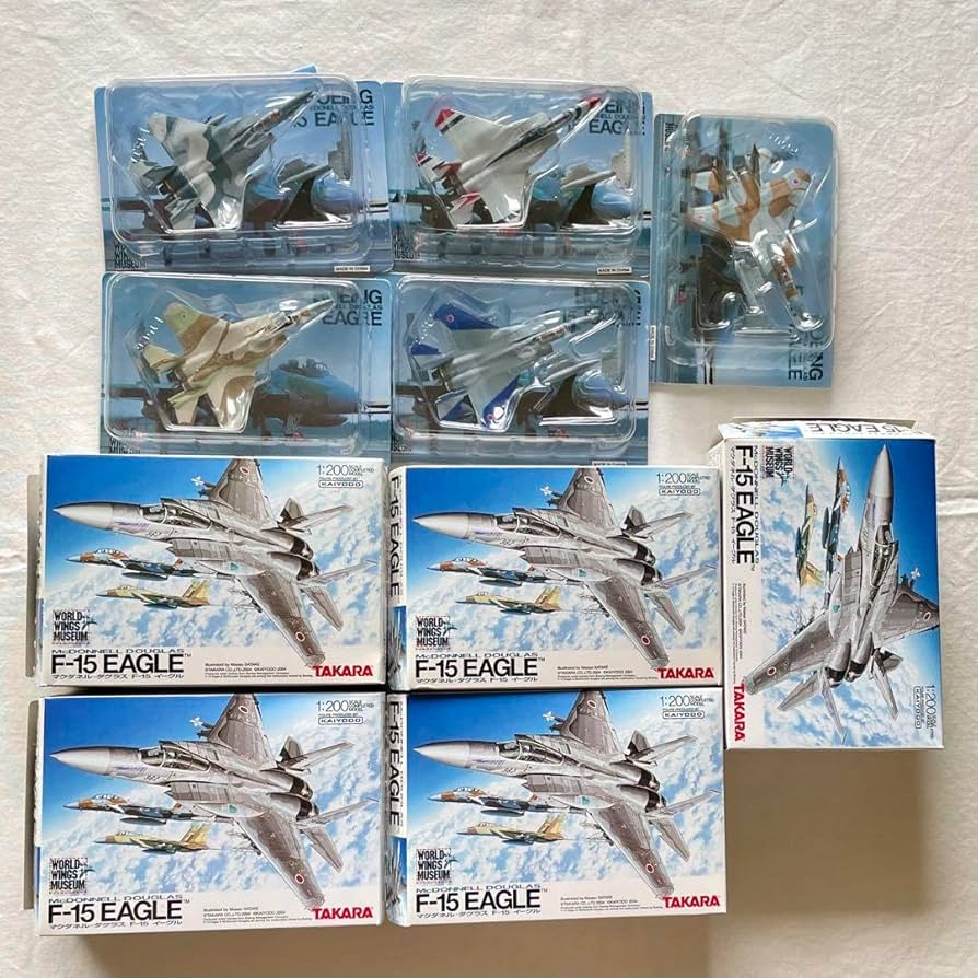 TAKARA　ワールドウイングス　ミュージアム　F-15 イーグル　EAGLE Amazon.co.jp: ワールドウイングスミュージアムF-15イーグル 1